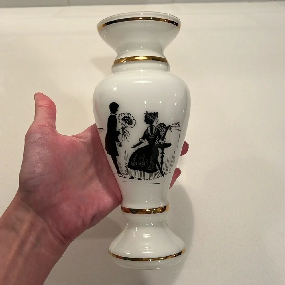 STUNNING! Vintage Black, White, and Gold Vase!